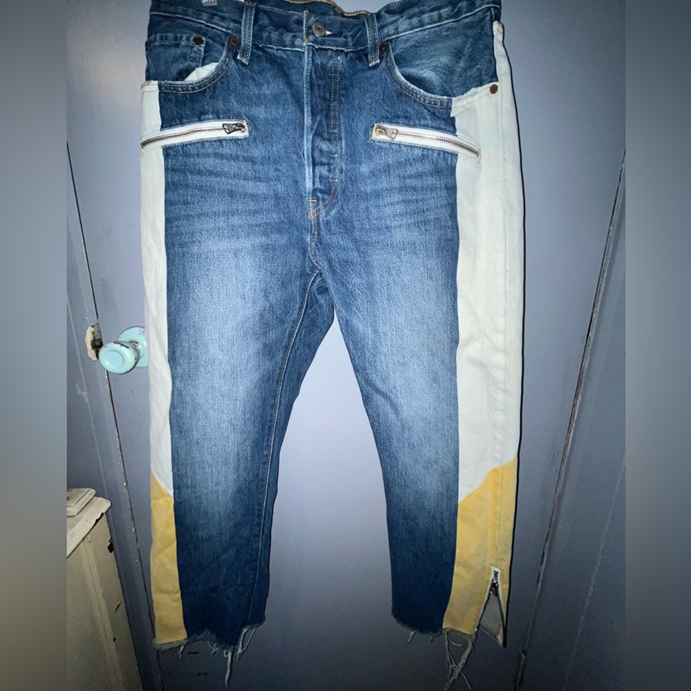 Levi’s! They are super cute! Just didn’t fit me as badly as I wanted them too